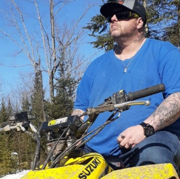 Meet your Posher, Mathieu - Picture 2 of 5